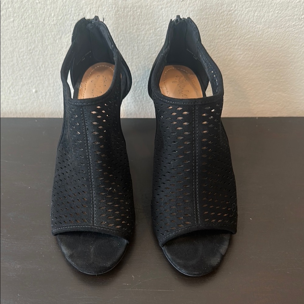 Style & Co. | Haddiee | Size 7 Faux Suede Ankle Peep-Toe Heels Black